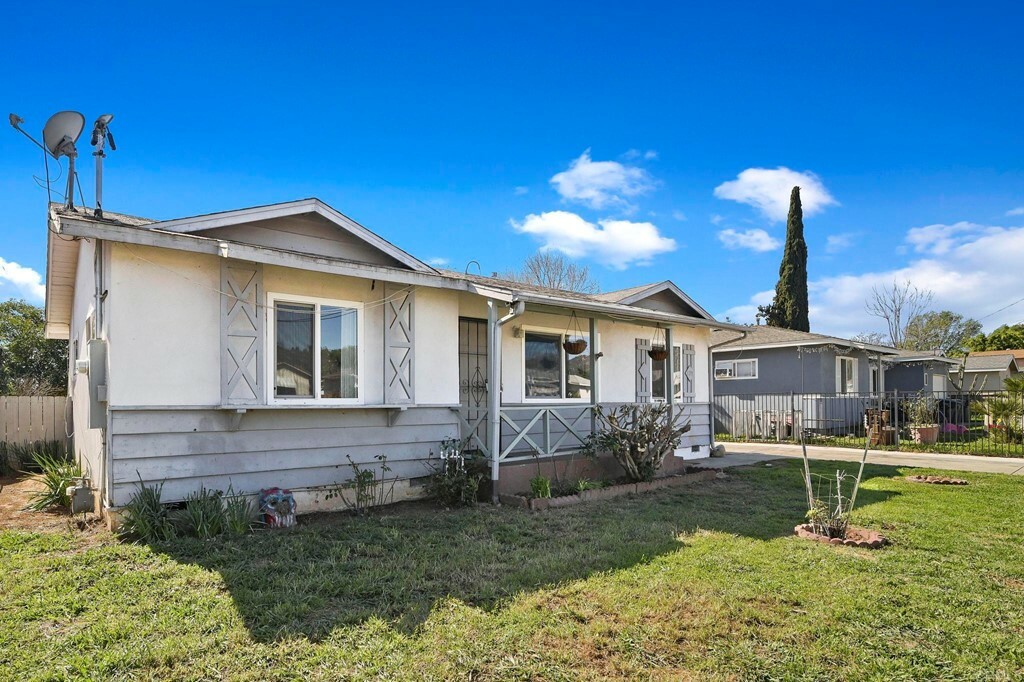 Property Photo: 829 Goldenrod Street CA 92027