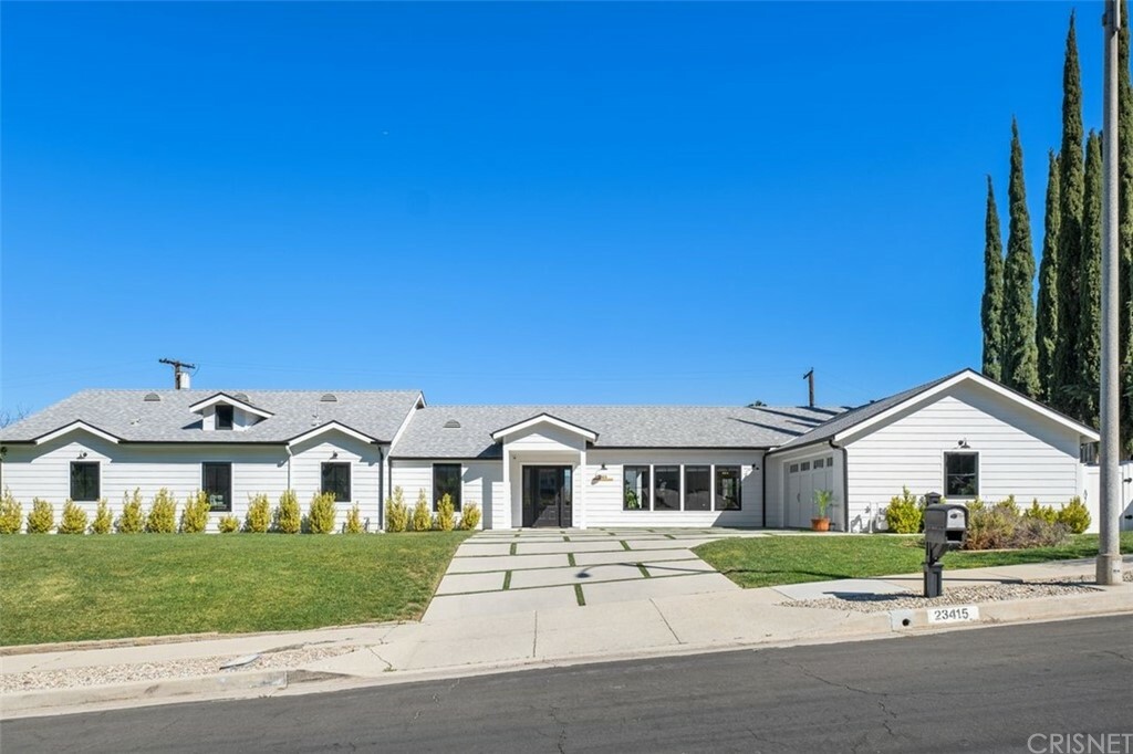 23415 Calvert Street  Woodland Hills CA 91367 photo