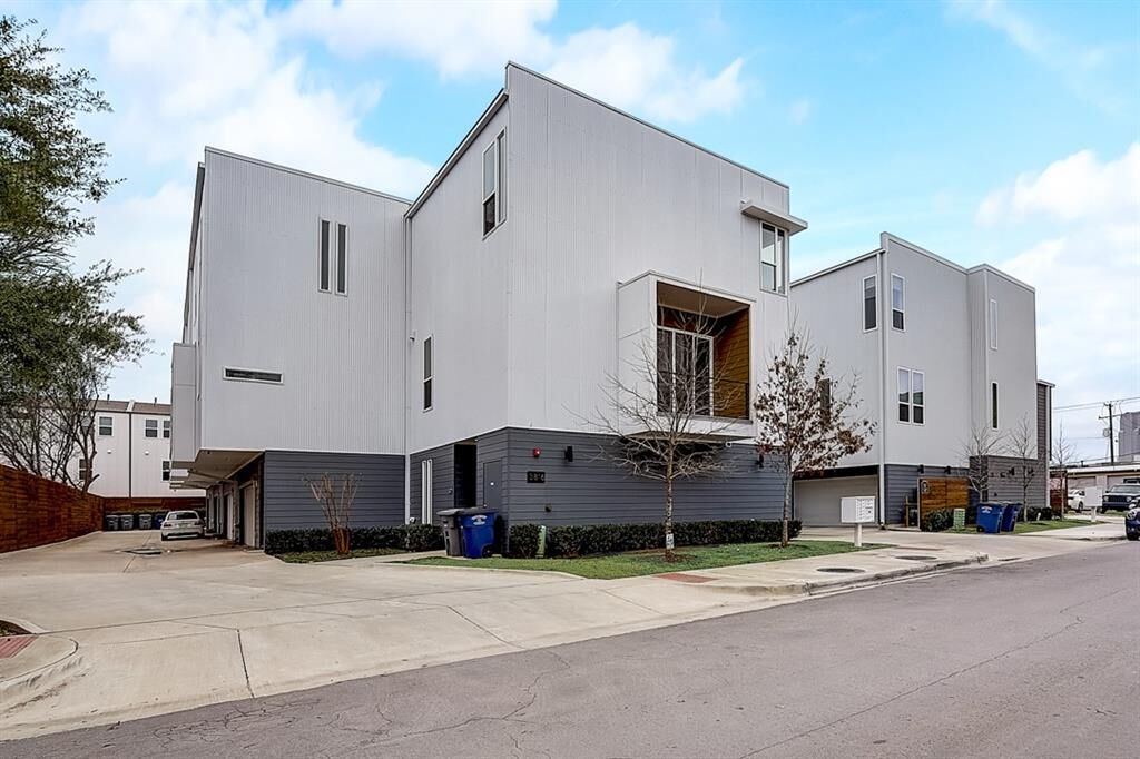 Property Photo: 3816 San Jacinto Street 304 TX 75204