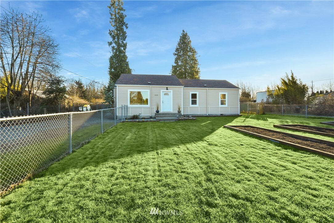 Property Photo:  222 W Marilyn Avenue  WA 98204 