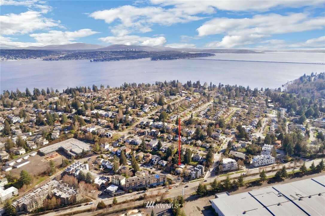 Property Photo: 5711 NE 62nd Street WA 98115