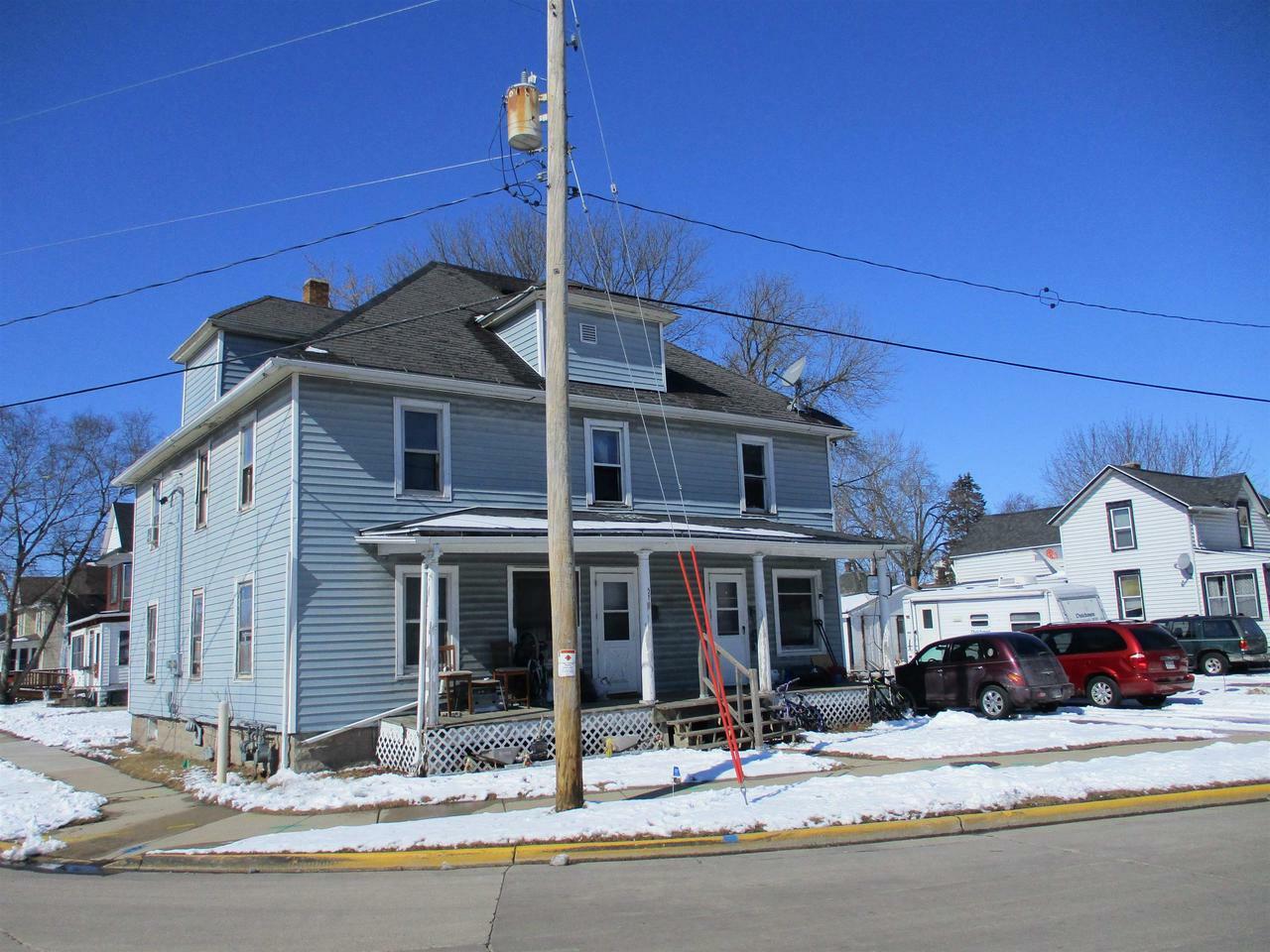 Property Photo:  512 South Center St  WI 53916 