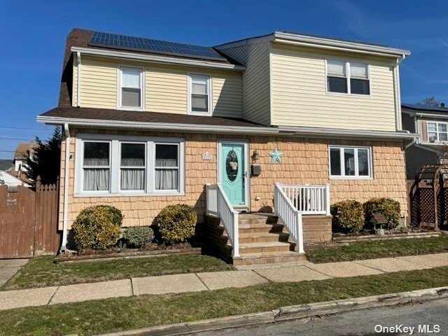 19 Laurel Road  Lindenhurst NY 11757 photo