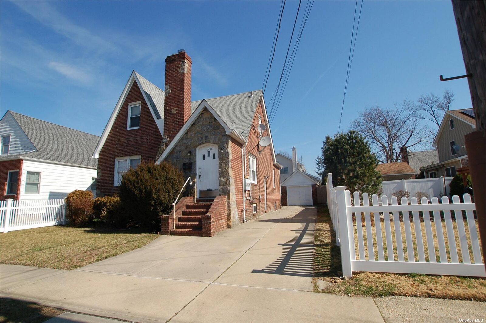 Property Photo:  500 North 5 Street  NY 11040 