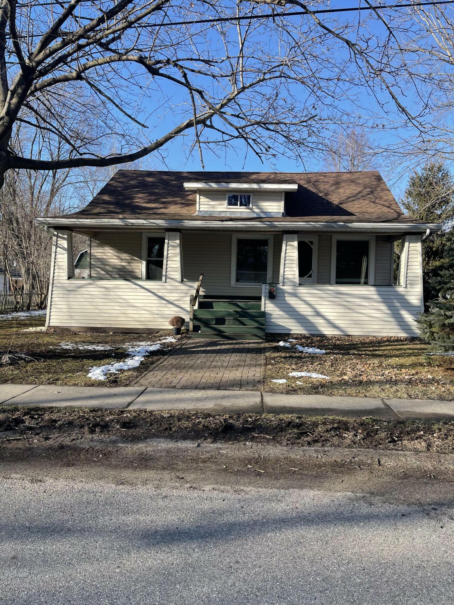 Property Photo:  550 Bayard Street  MI 48846 