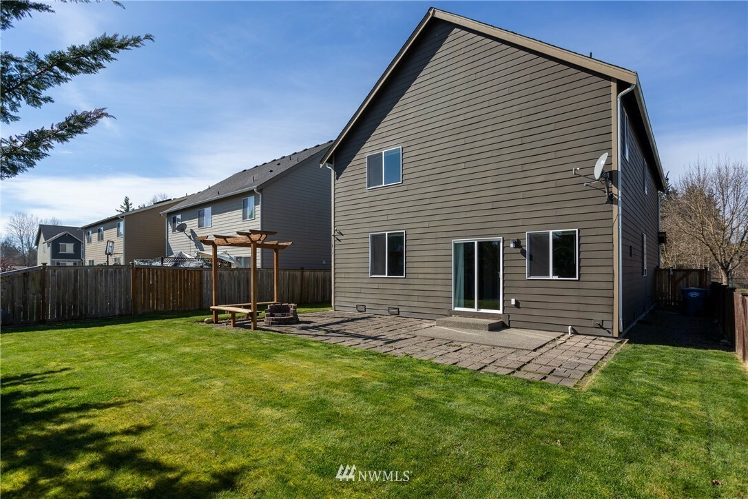 Property Photo:  18509 11th Lane E  WA 98387 