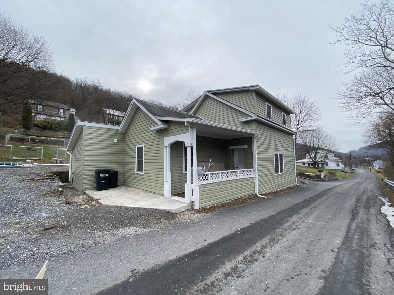 Property Photo:  20 E Florida Way  MD 21539 