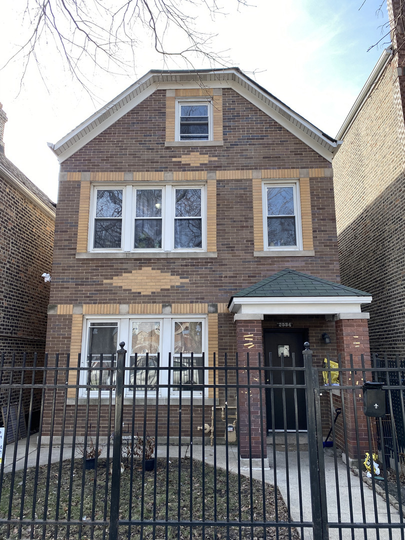 Property Photo:  2534 S Whipple Street  IL 60623 