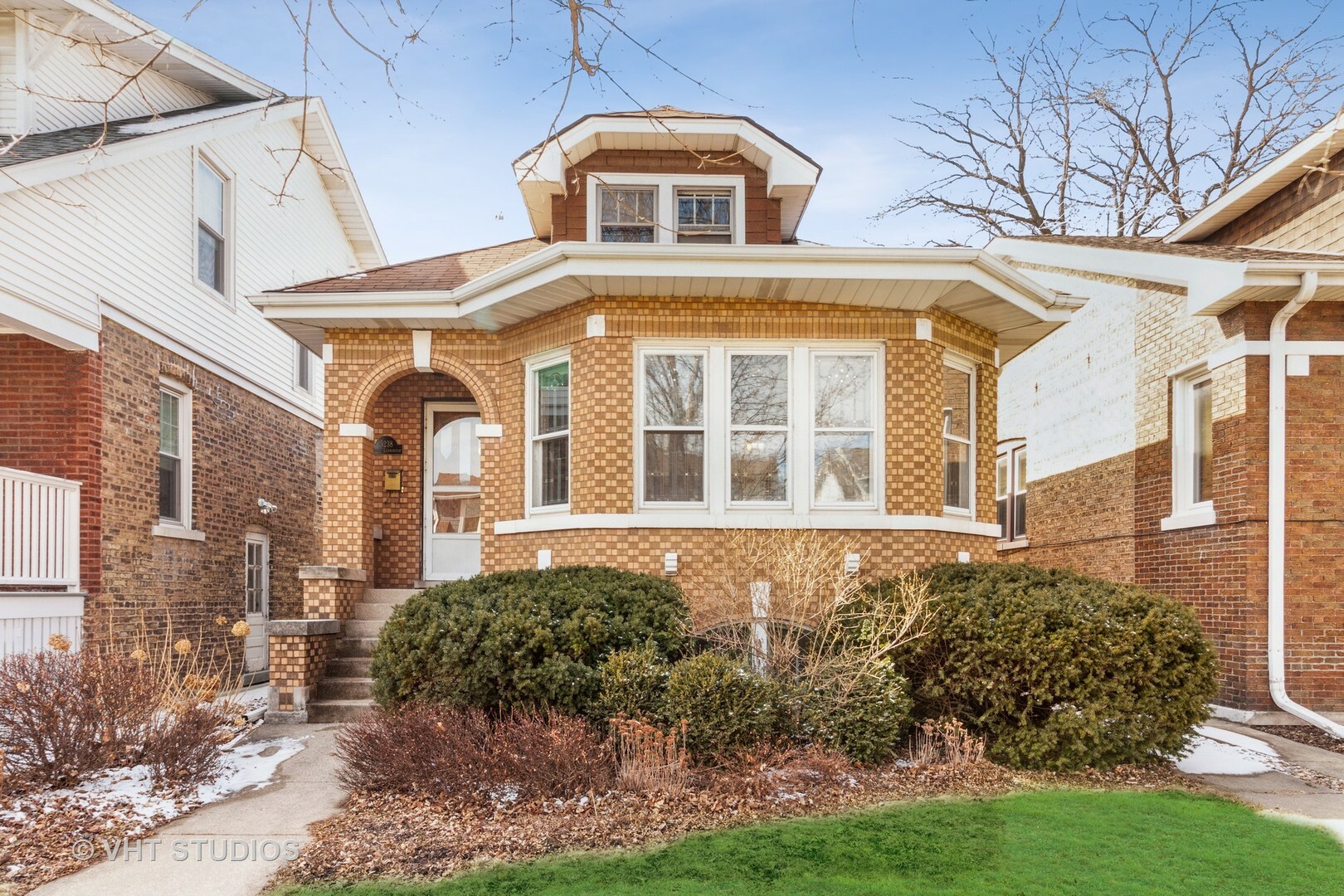 Property Photo:  5238 N Leamington Avenue  IL 60630 