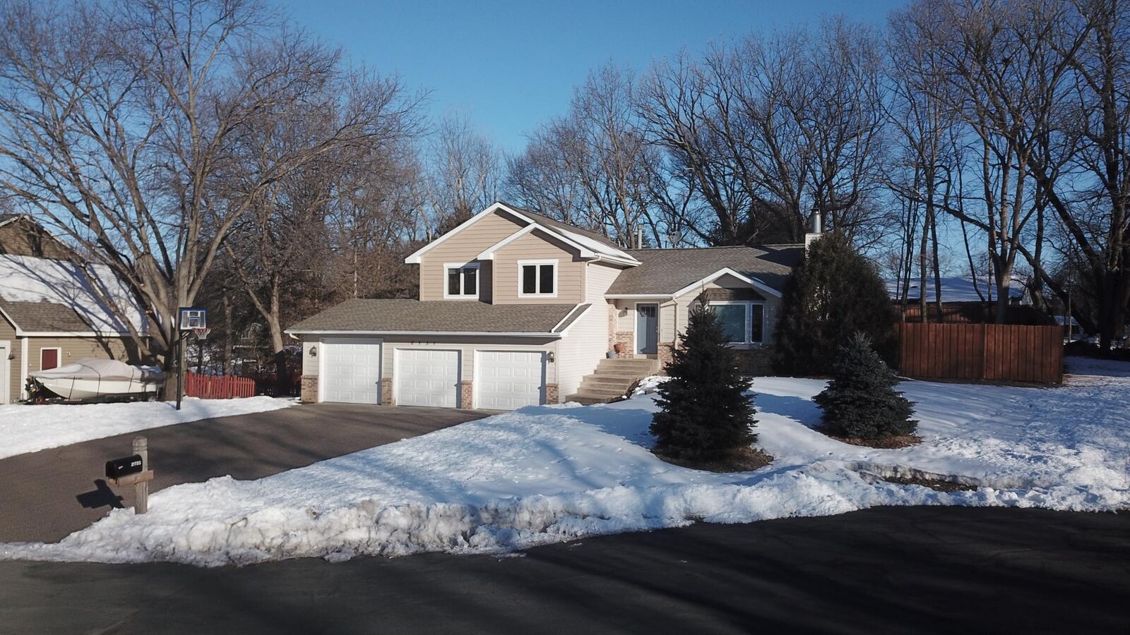 Property Photo:  2731 Piper Ridge Lane  MN 55331 