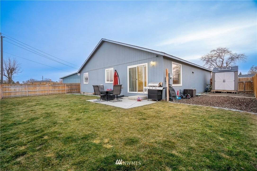 Property Photo:  1513 N Buell Drive  WA 98837 