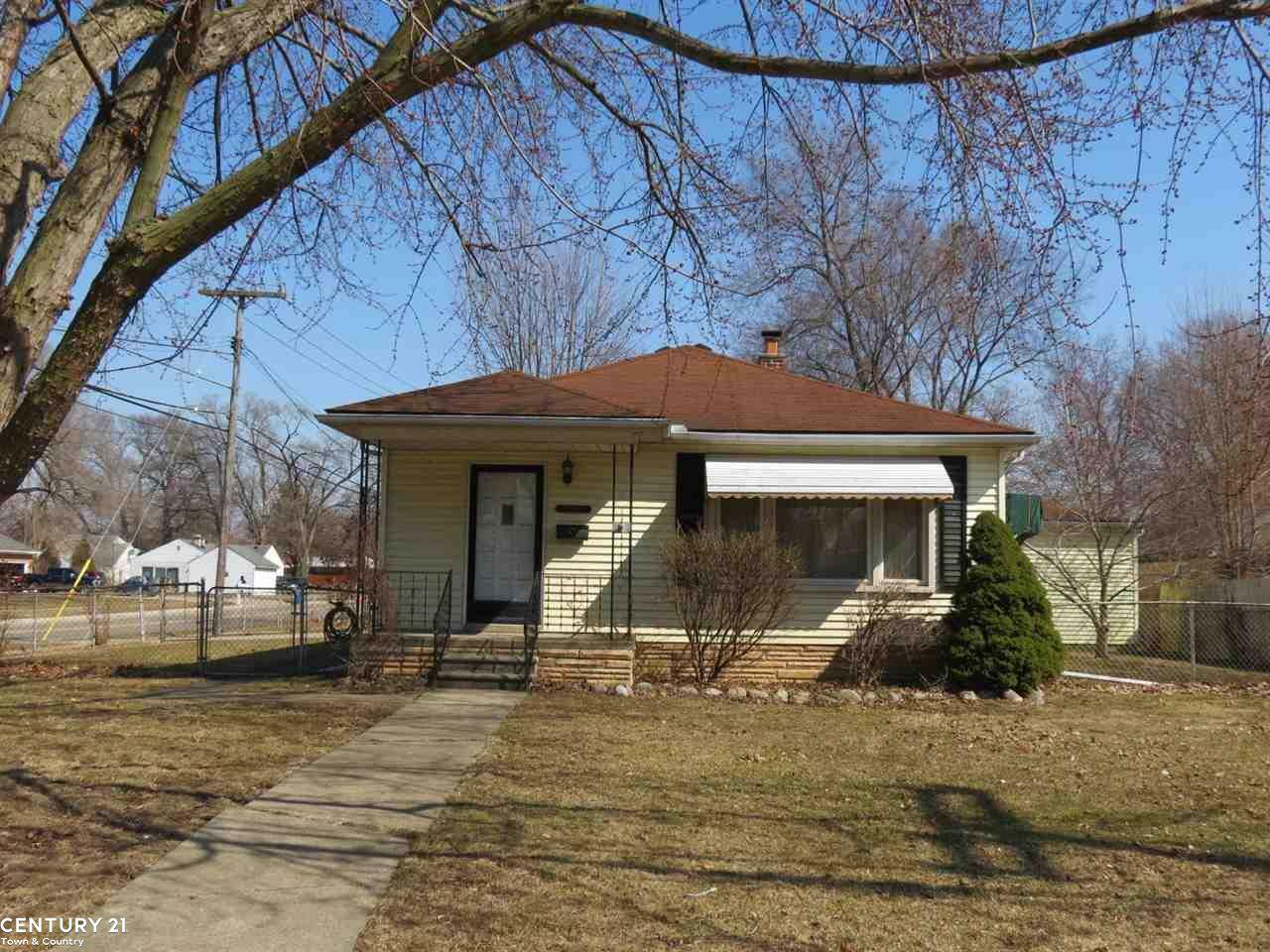 Property Photo: 23980 Eureka Ave MI 48091