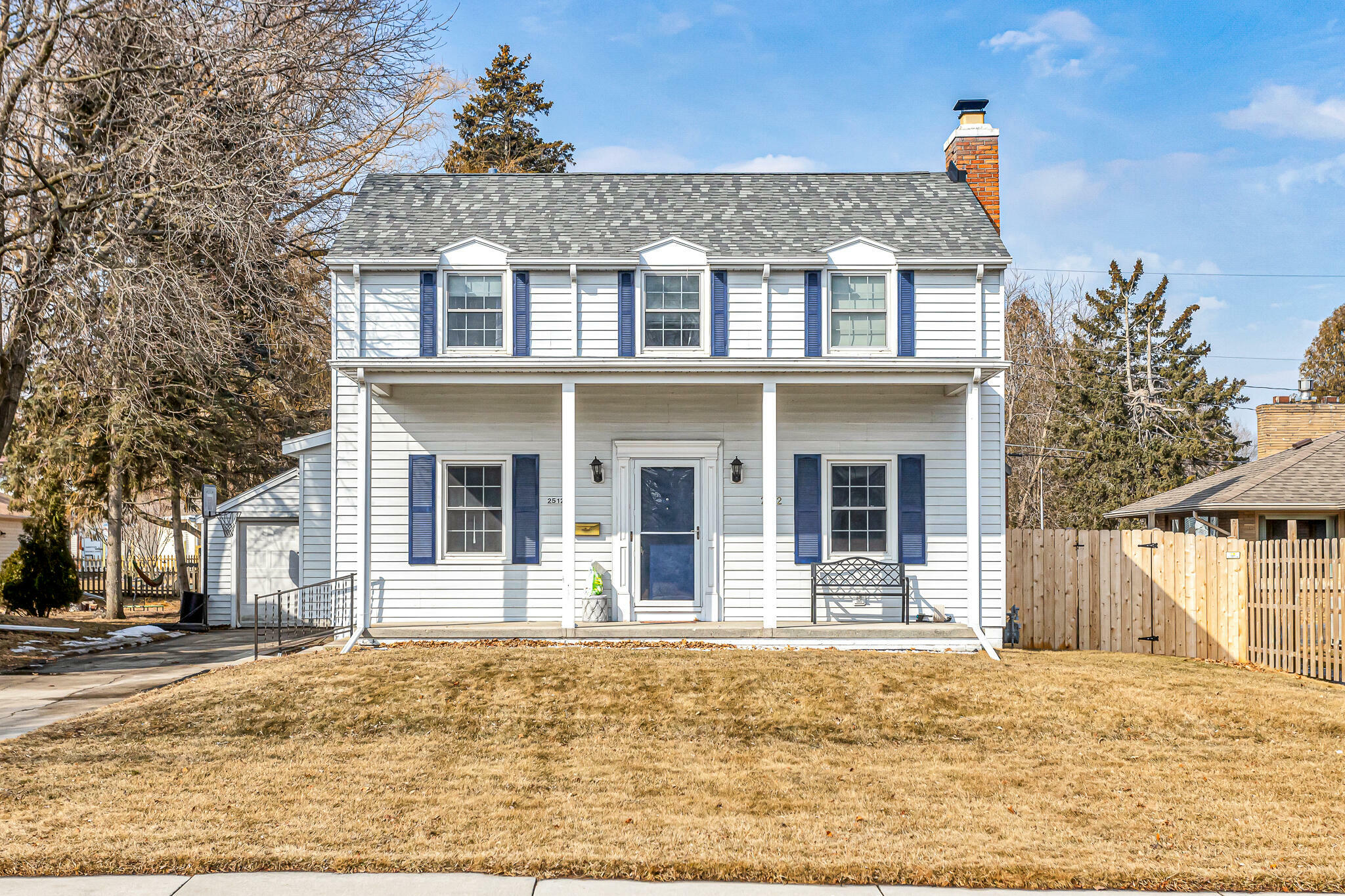 Property Photo: 2512 N 7th St WI 53083