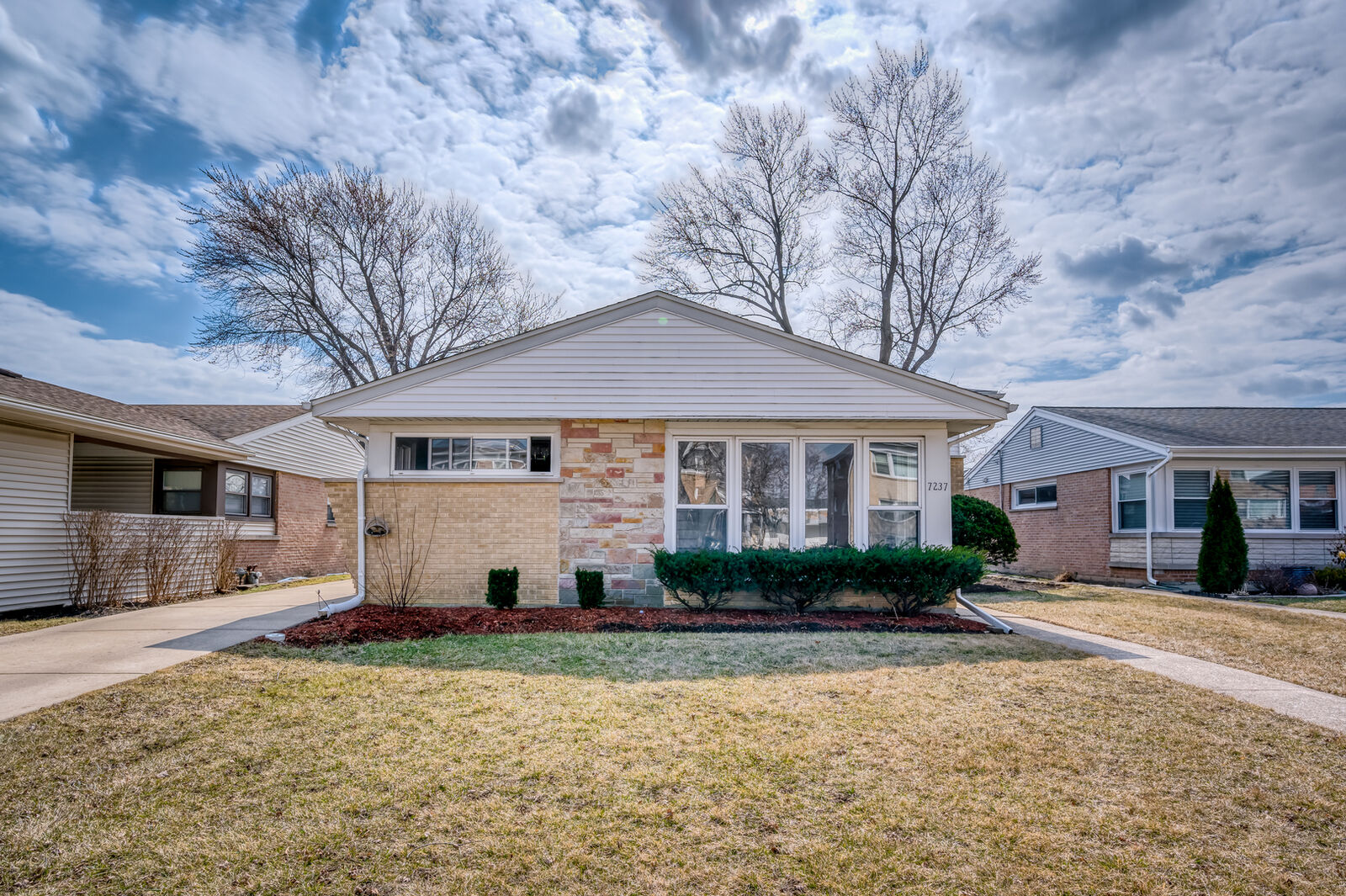 Property Photo: 7237 W Crain Street IL 60714