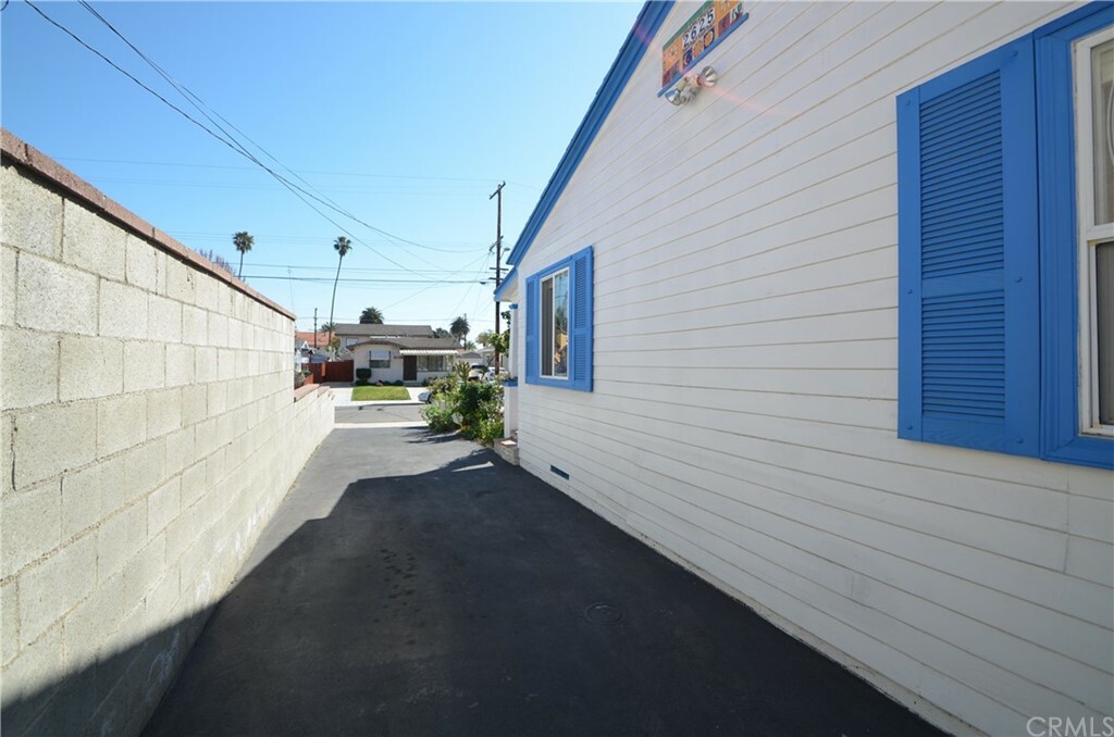 Property Photo:  2625 S Denison Avenue  CA 90731 