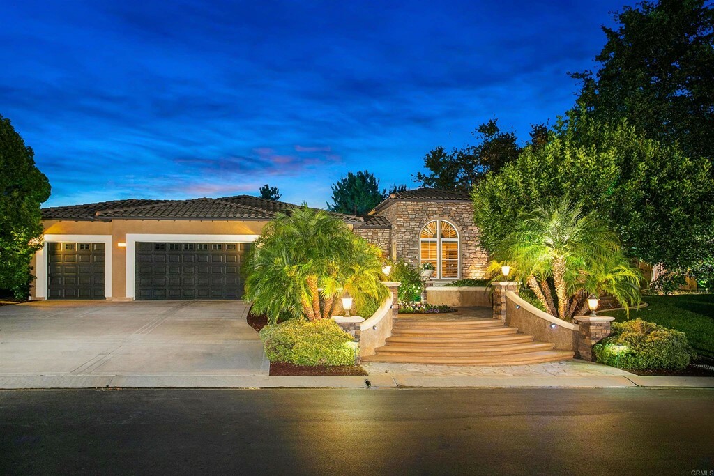 Property Photo:  714 California Oak Drive  CA 92081 