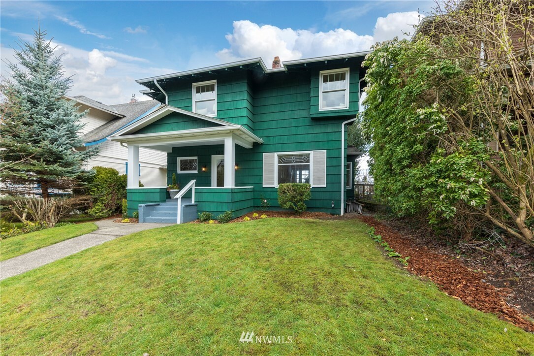 Property Photo:  1238 16th Avenue E  WA 98112 