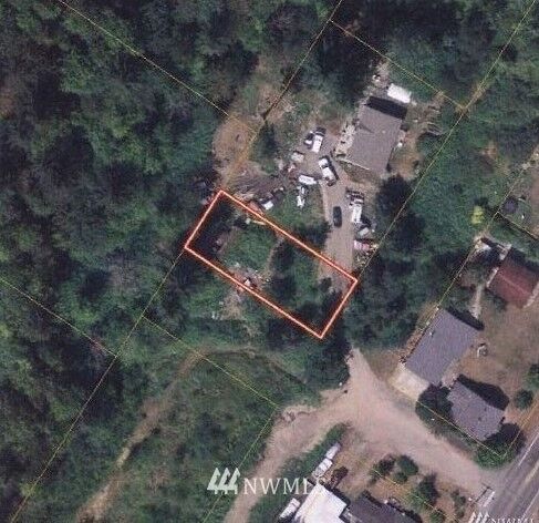 Property Photo:  208 3rd Street W  WA 98530 