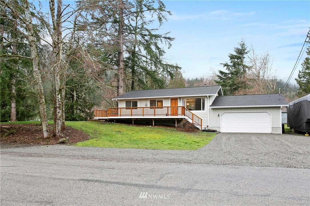 Property Photo:  359 Deerhaven Lane  WA 98284 