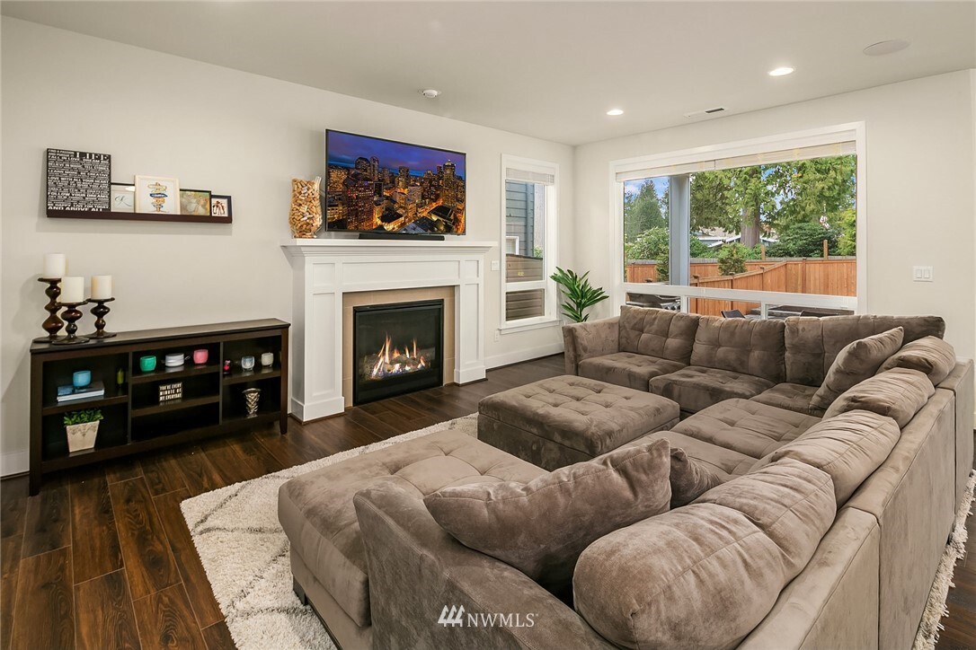 Property Photo: 820 156th Place SW WA 98087