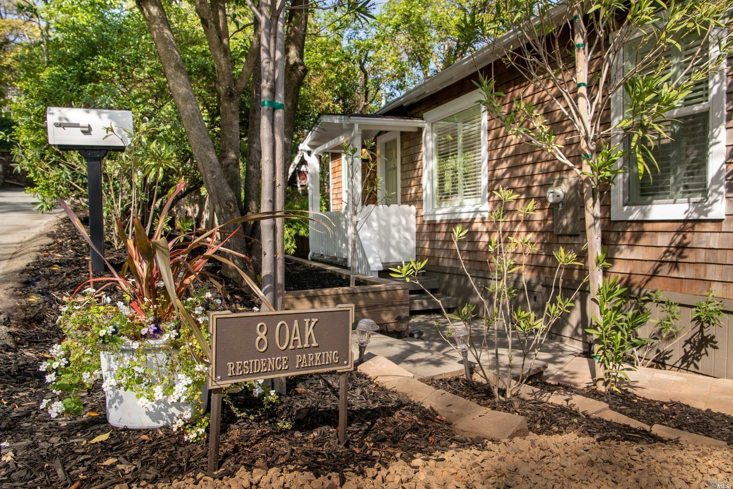 Property Photo:  8 Oak Avenue  CA 94904 