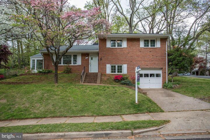 2916 N Stafford Street  Arlington VA 22207 photo