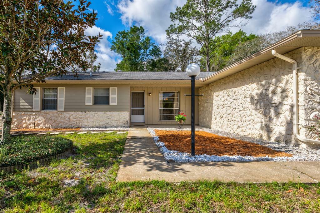 Property Photo:  1403 Sparrow Street  FL 32750 