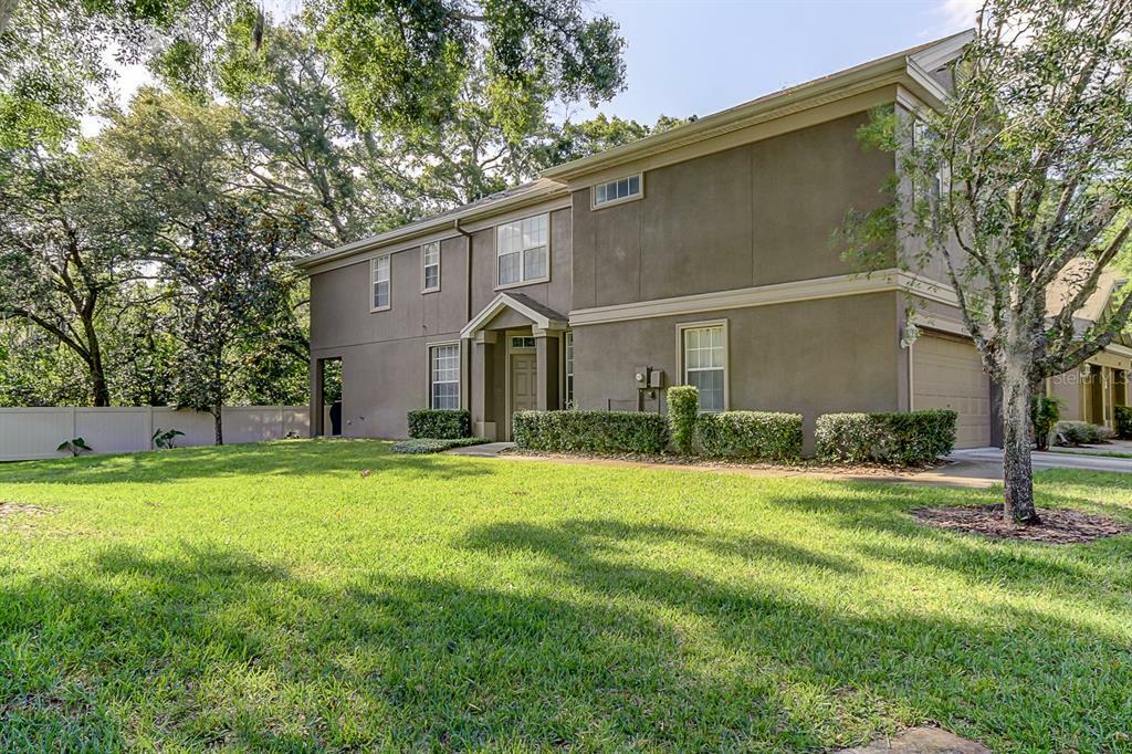 Property Photo:  4232 Bismarck Palm Drive  FL 33610 