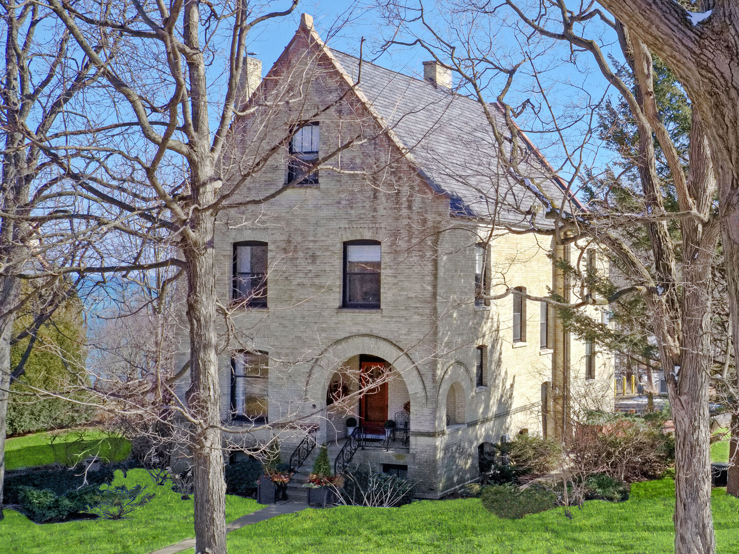Property Photo: 50 Logan Loop IL 60035