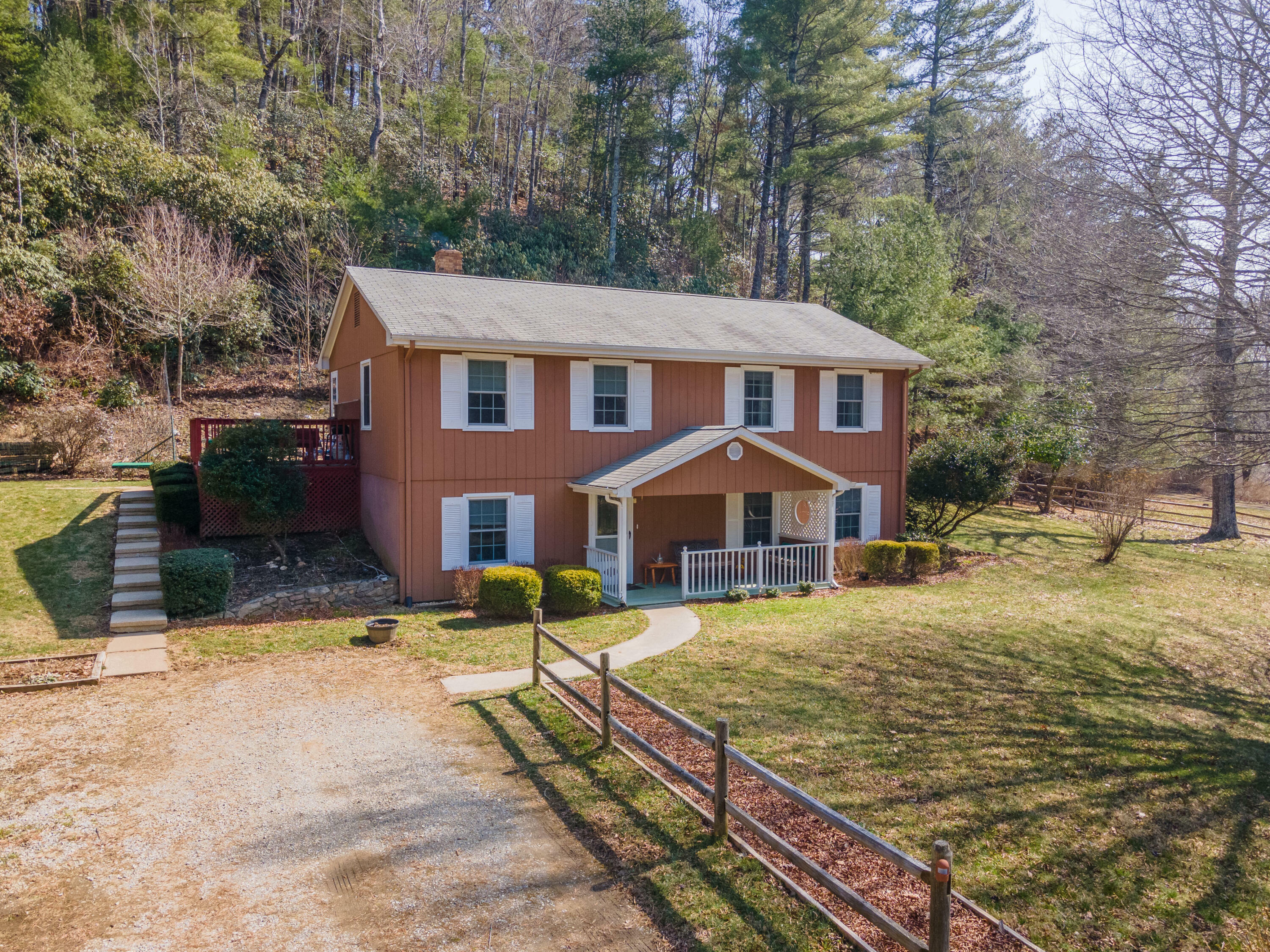 Property Photo:  247 Good Neighbors Rd NE  VA 24072 