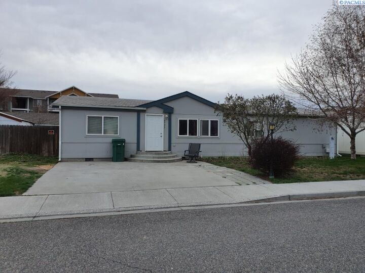 4725 W Grand Ronde Ave  Kennewick WA 99336 photo