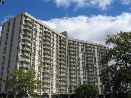 Property Photo:  40 N Tower Road 10L  IL 60523 