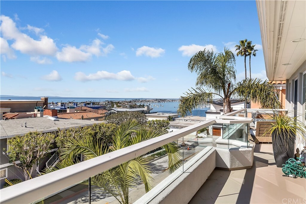 Property Photo: 2522 Seaview Avenue CA 92625