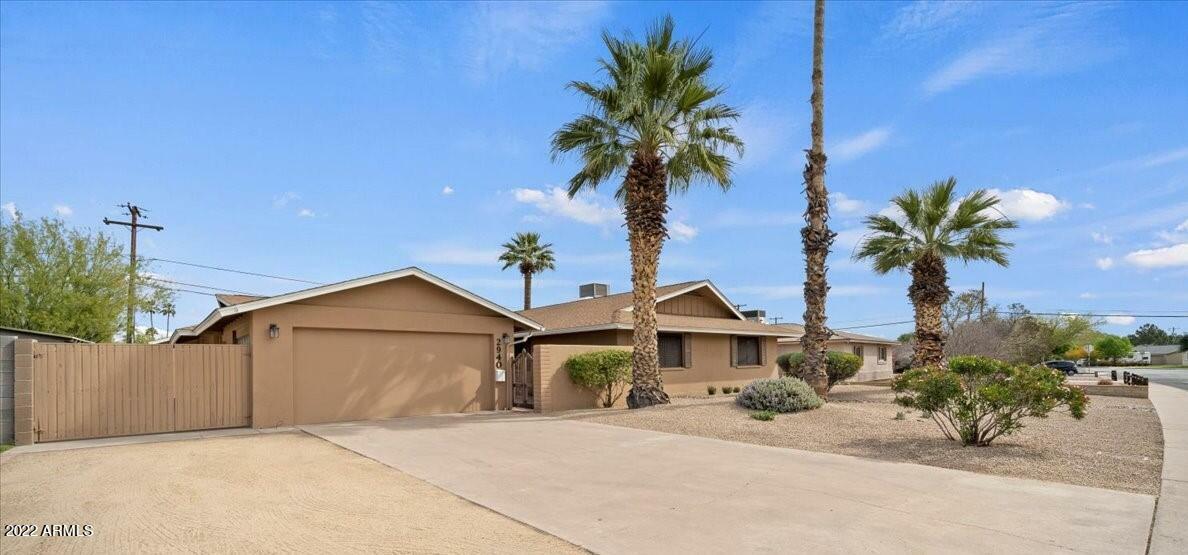 Property Photo:  2940 E Cholla Street  AZ 85028 