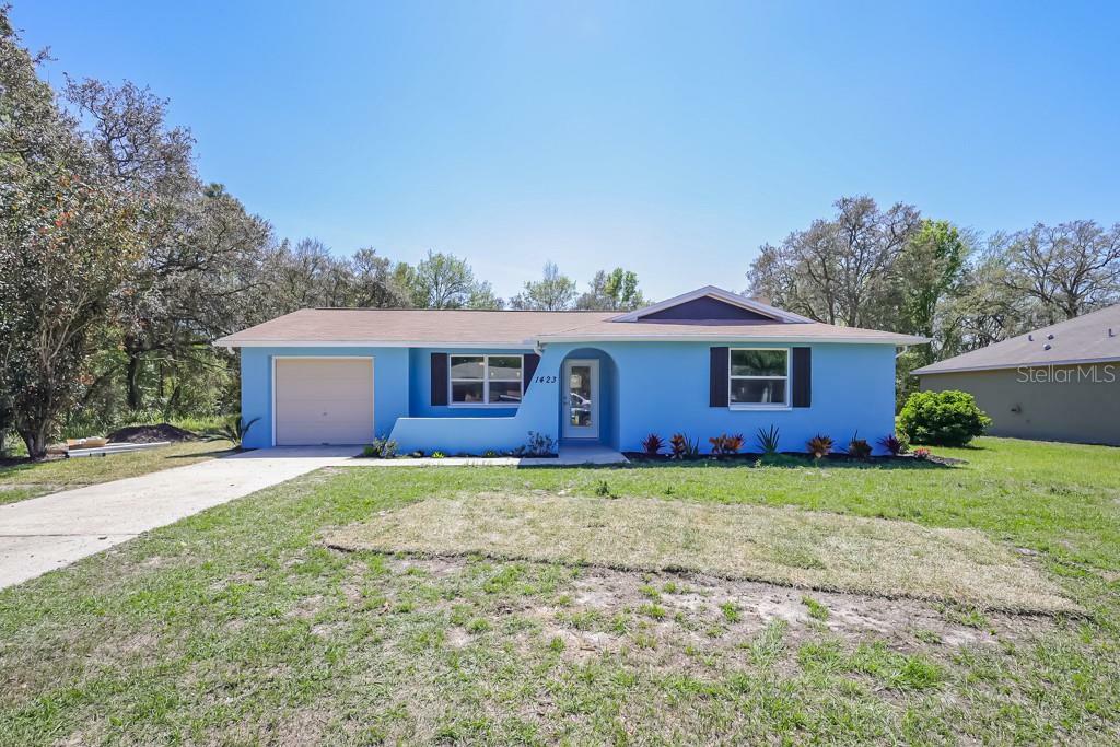 Property Photo:  1423 Larkin Road  FL 34608 