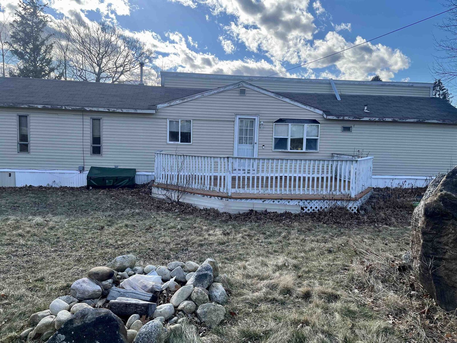 Property Photo:  36 Old Ashby Road  NH 03048 