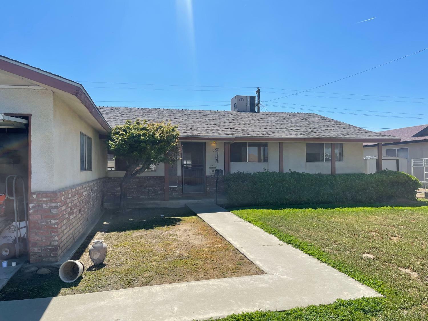 151 W Deodar Lane  Lemoore CA 93245 photo