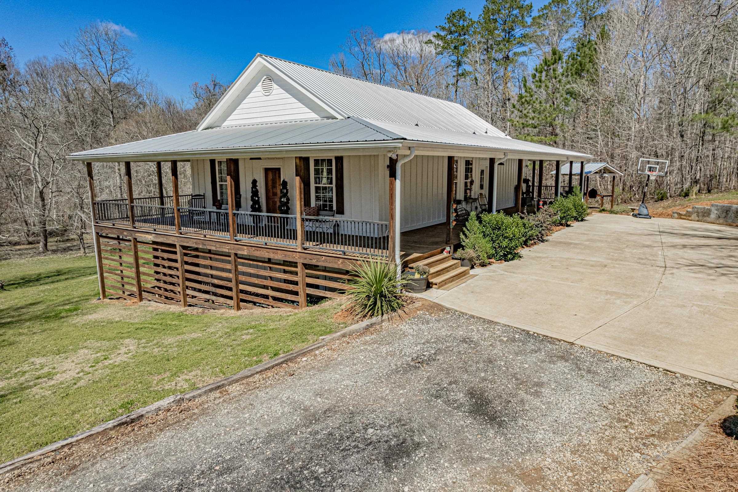 Property Photo: 1570 Staci Drive GA 30642