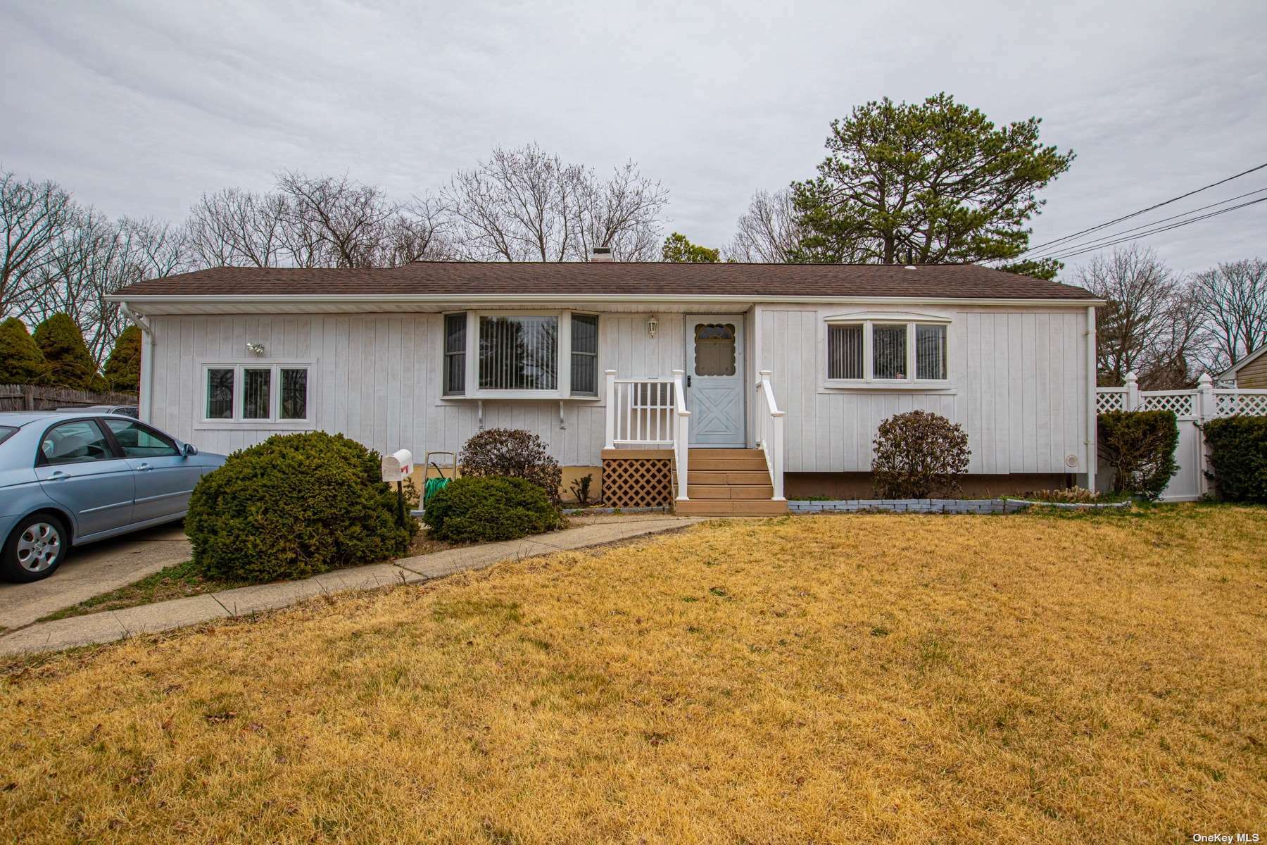 Property Photo:  169 Dovecote Lane  NY 11722 