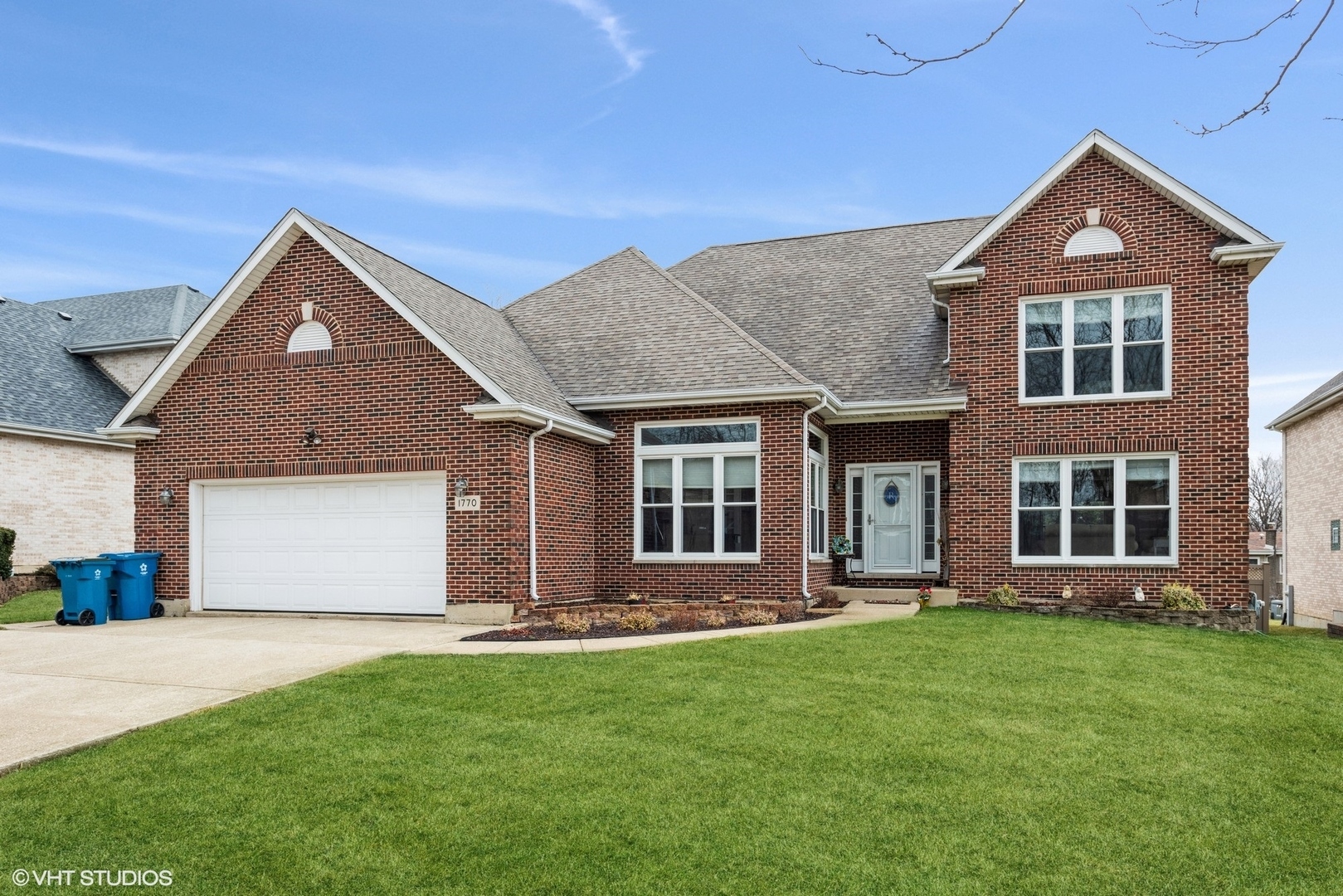 Property Photo:  1770 W Windmill Court  IL 60101 