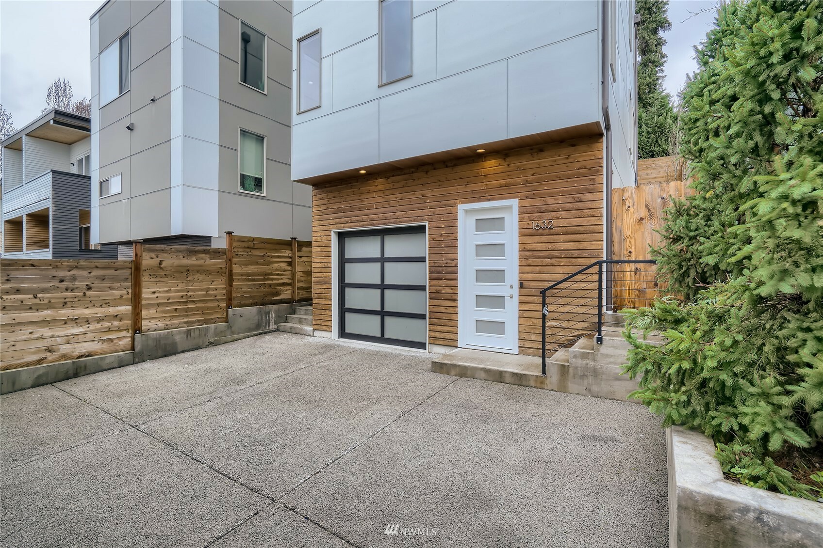 Property Photo:  1632 S Lane Street  WA 98144 