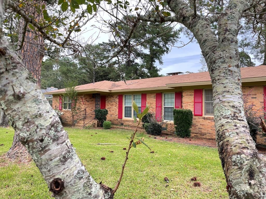Property Photo:  1113 Kimberly Drive  GA 31602 