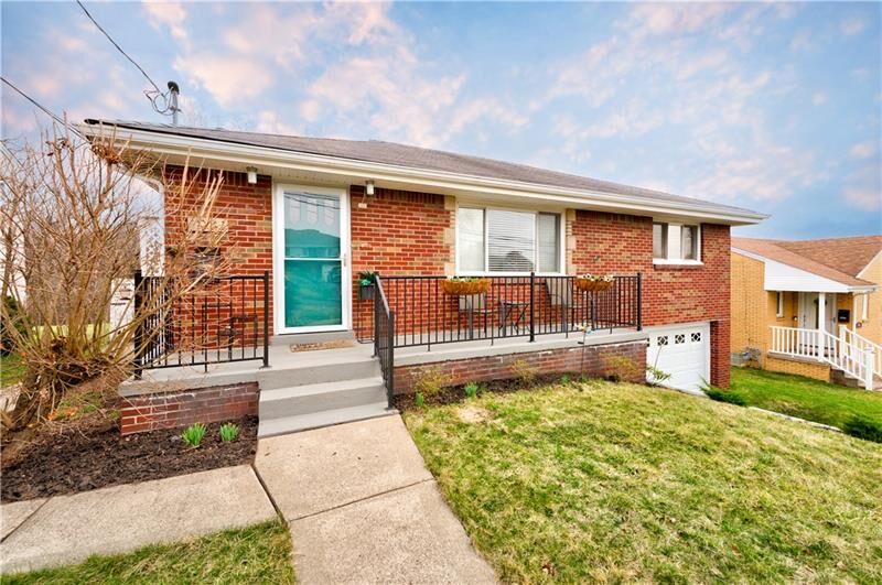 Property Photo:  1941 Berkwood Dr  PA 15243 