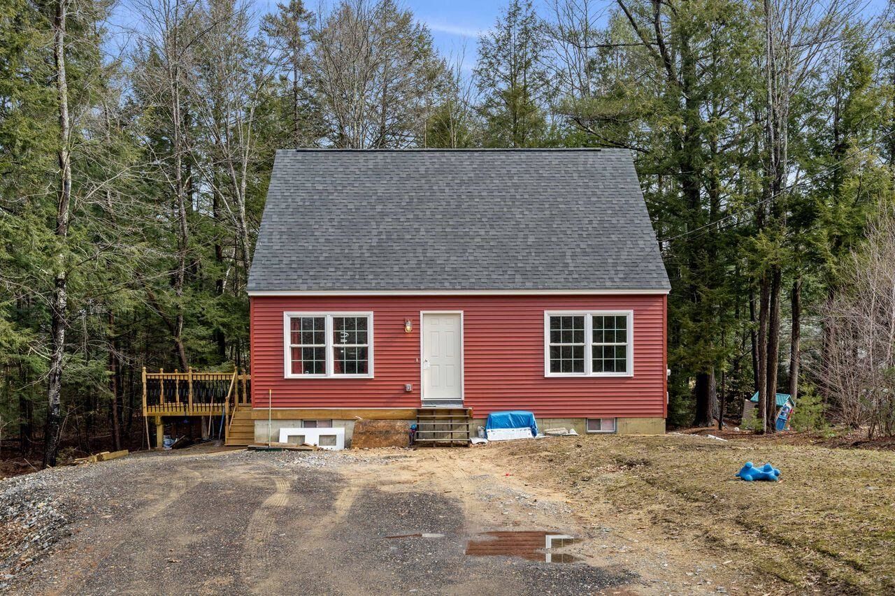 Property Photo: 17 Brookfield Lane NH 03225