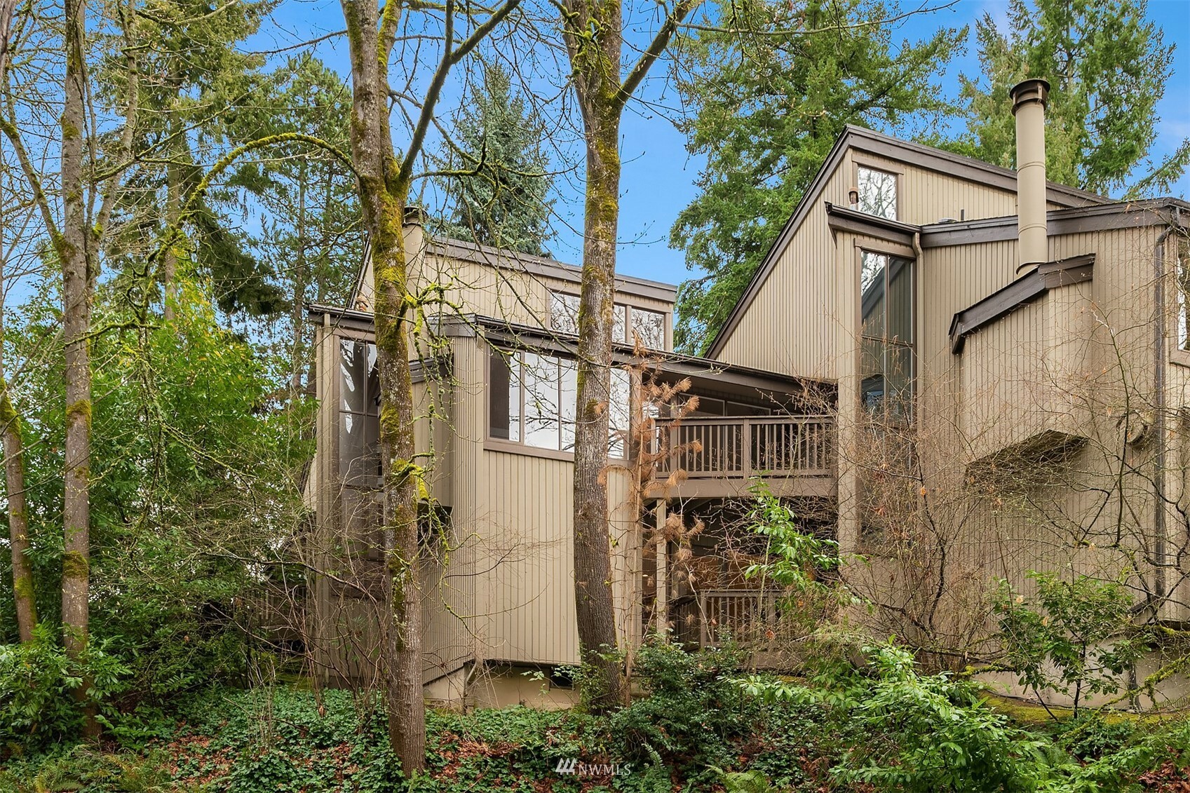 Property Photo:  407 98th Avenue NE  WA 98004 