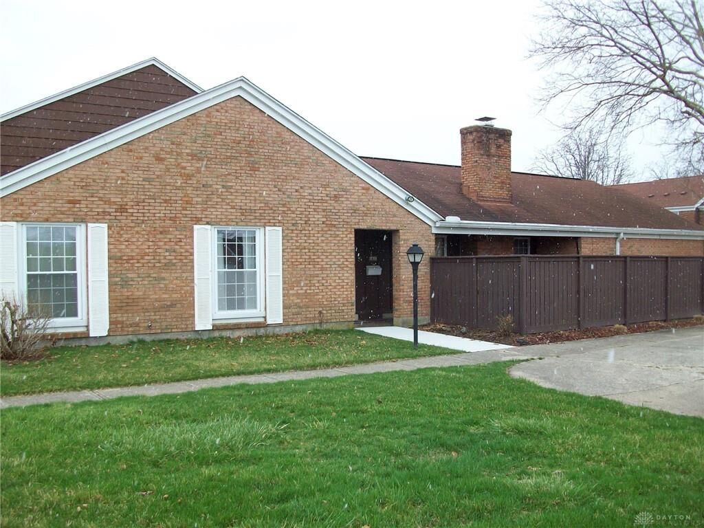 Property Photo:  1411 Williamsburg Court  OH 45324 