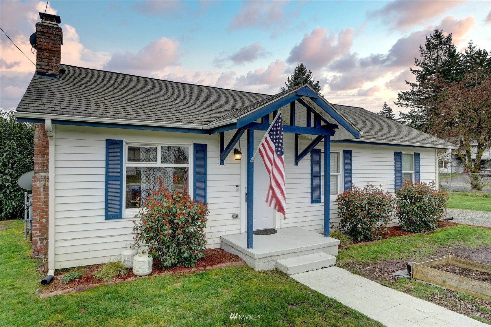 8822 SW Veterans Drive  Lakewood WA 98498 photo