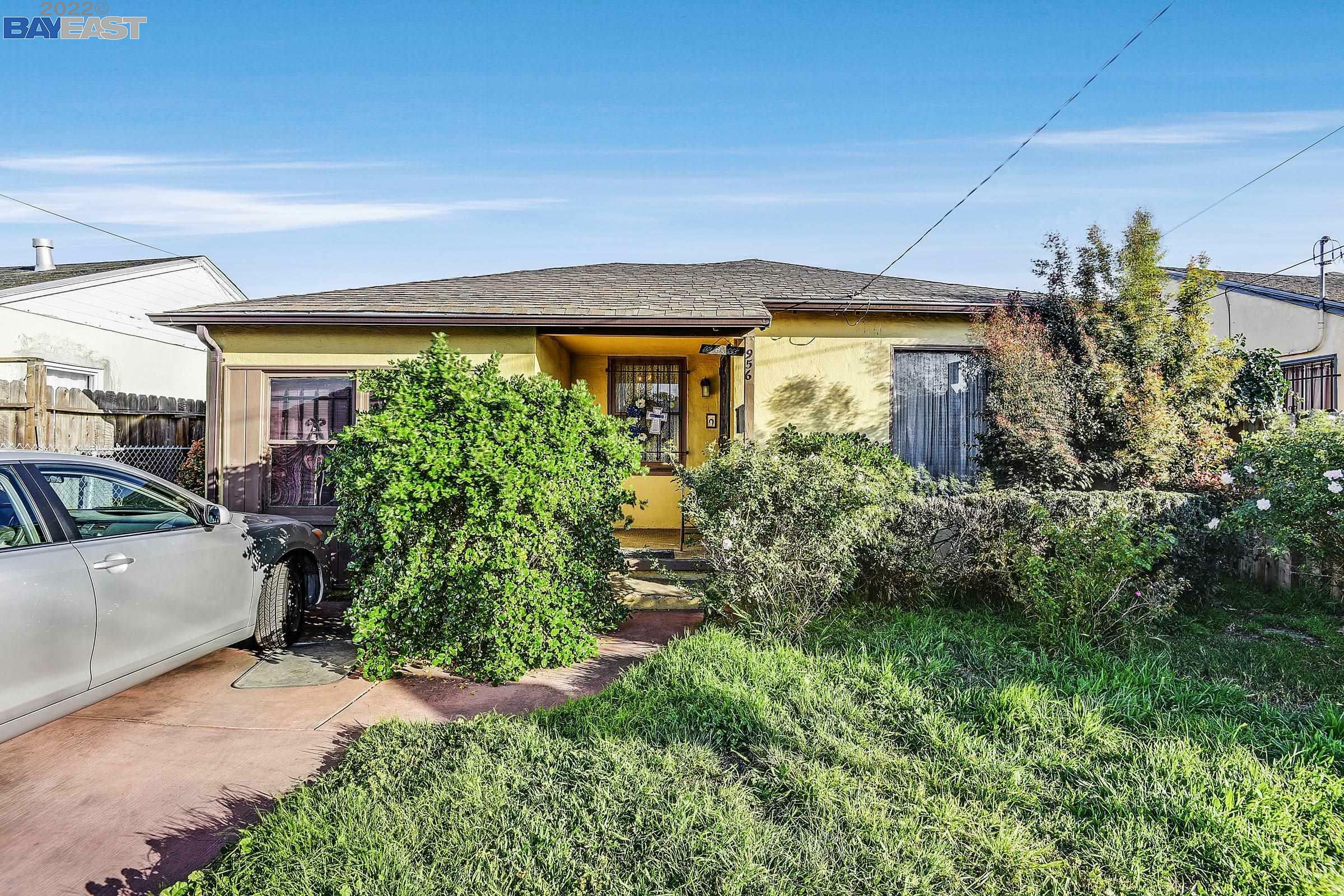Property Photo: 956 76th Ave CA 94621