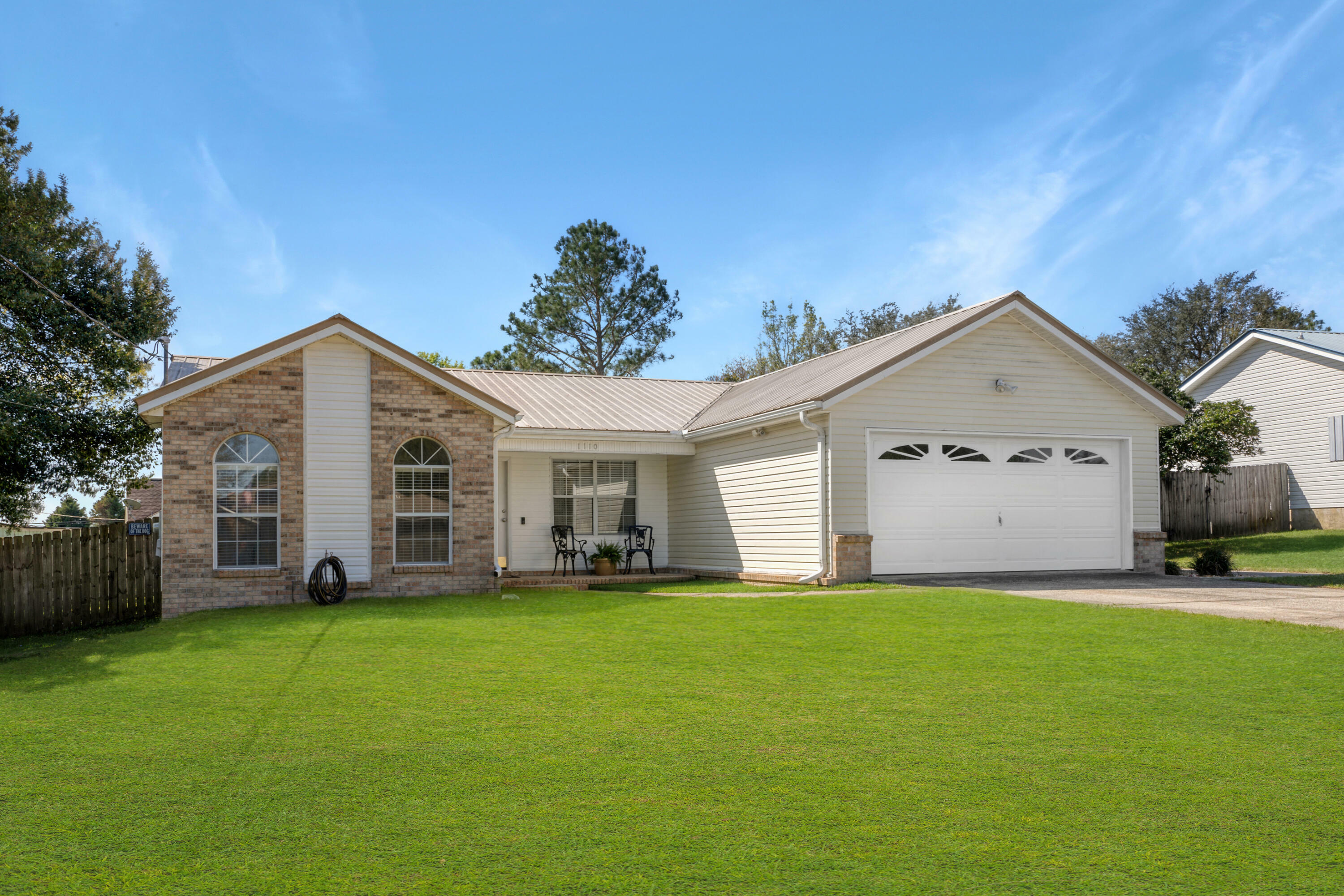Property Photo: 1110 Northview Drive FL 32536