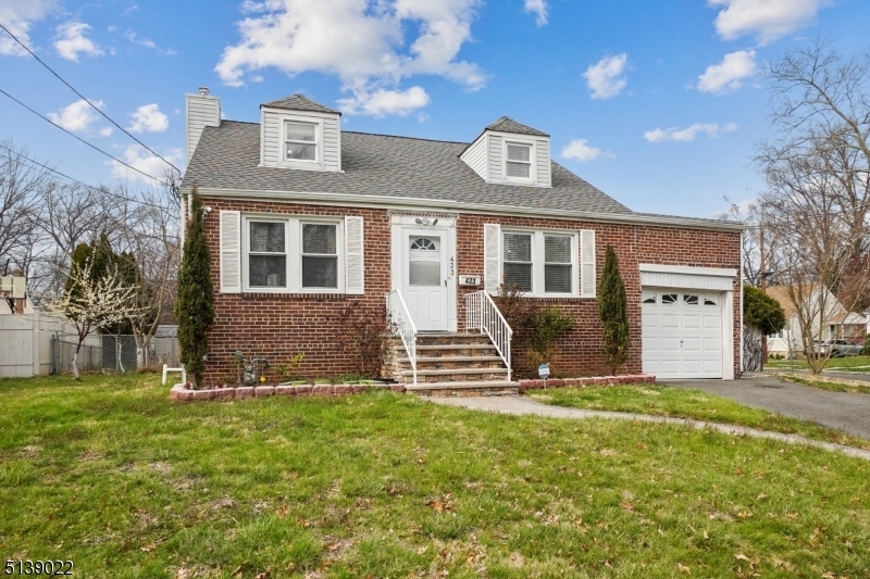 Property Photo:  433 Jouet St  NJ 07203 